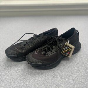 Black Nike Trail GORE-TEX sneakers